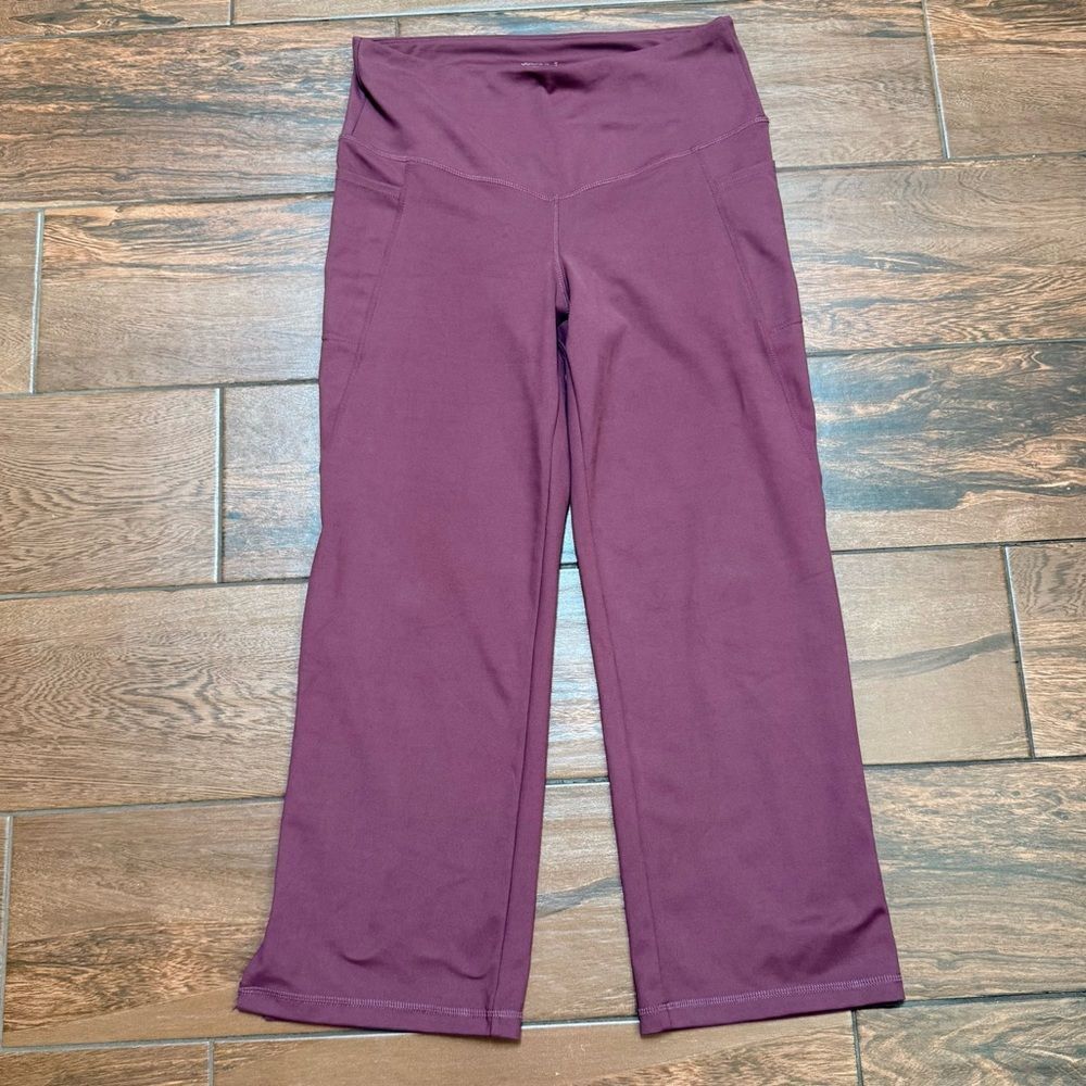 Jockey Ladies' Cropped Slit Flare Activewear Yoga Pants Mauve Style JL9790 Sz M